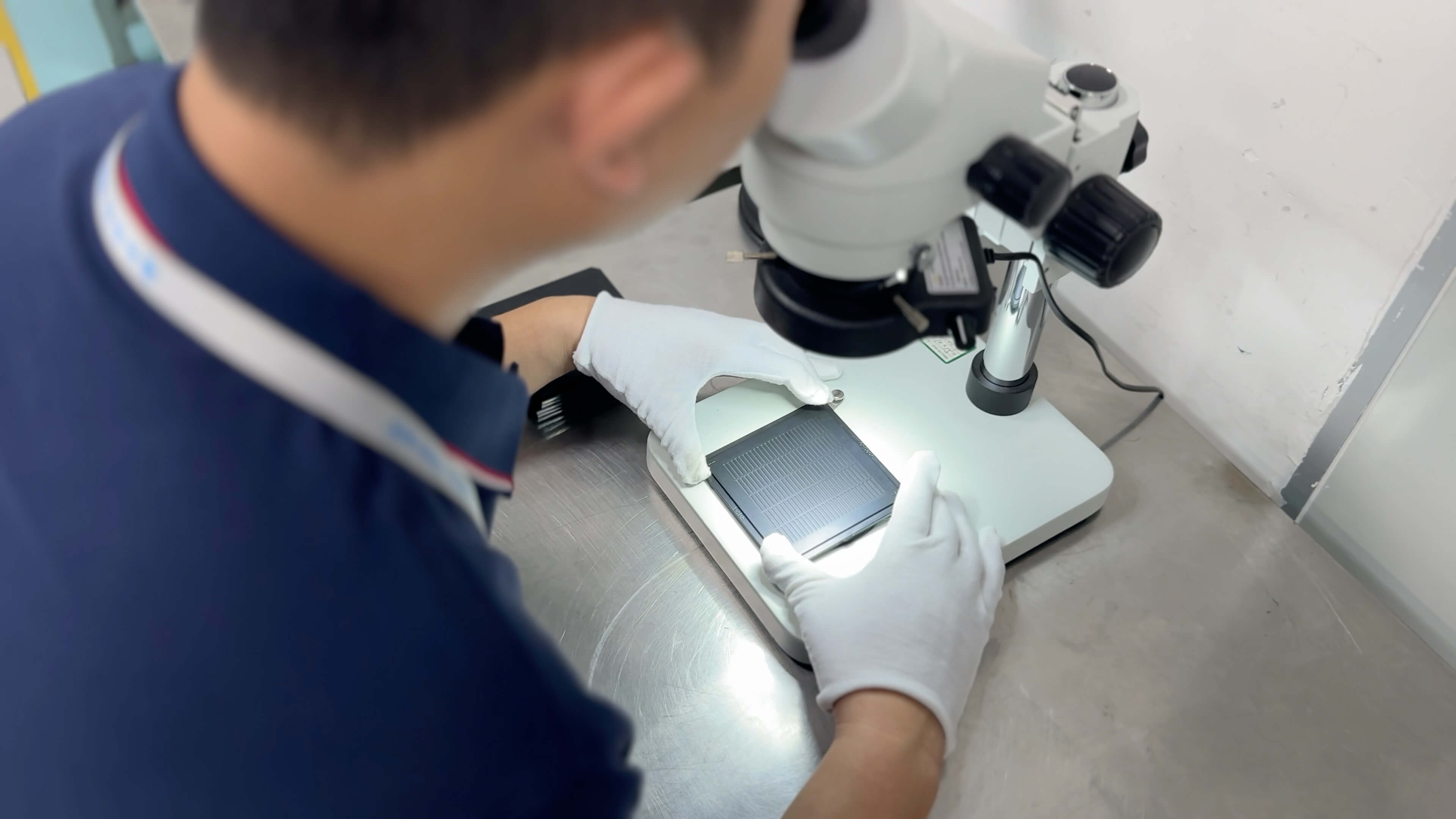 최근 회사 사건 와플 팩 설계로 베어 다이 처리 및 자동화된 다이 본딩 수율을 향상시키는 방법